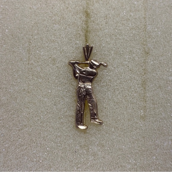 14k Yellow Gold Pro Golfer Diamond-Cut MA Michael Anthony Pendant Golf